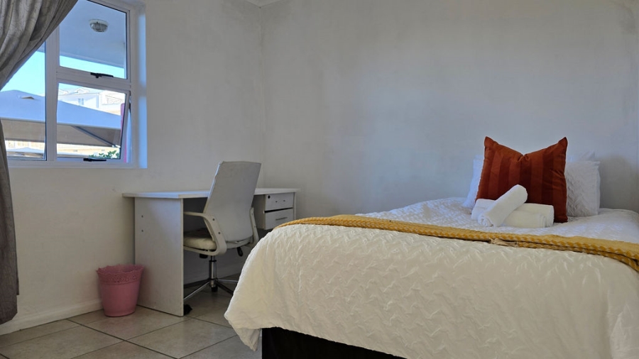 To Let 2 Bedroom Property for Rent in Muizenberg Western Cape